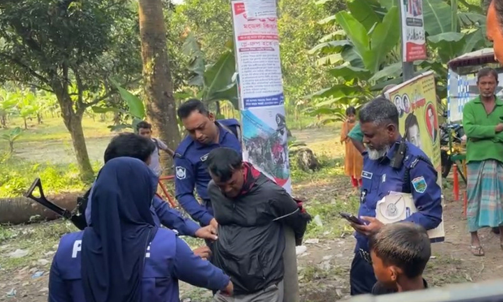 অগ্নিসংযোগের অভিযোগে আওয়ামী লীগ নেতার ছেলেকে মারধর